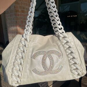 Chanel iridescent acrylic chain custom strass large CC logo Opal shoulder bag